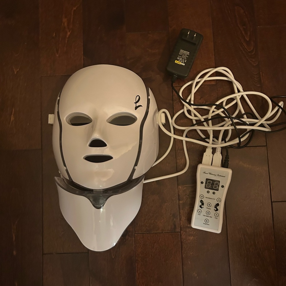 LED Light Therapy Mask with Remote